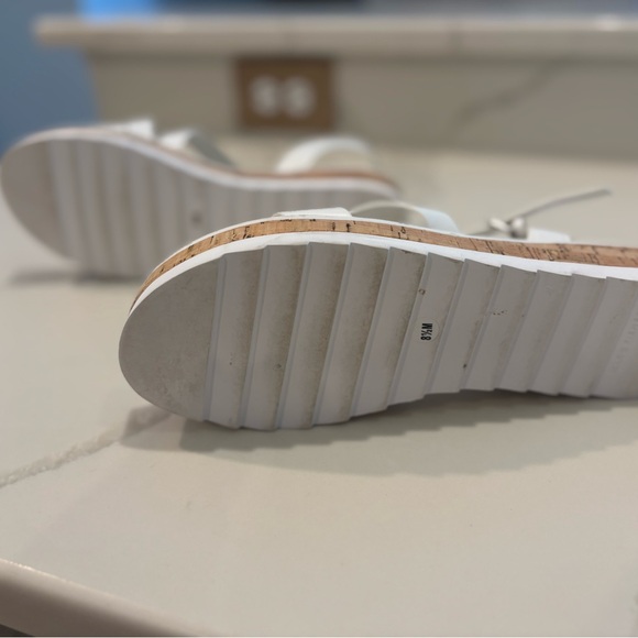 Marc Fisher White Flat Sandals with Slingback Strap and Glossy Straps - Picture 5 of 5